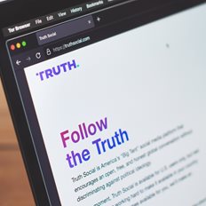 &#x3A4;&#x3BF; Truth Social &#x3C4;&#x3BF;&#x3C5; &#x3A4;&#x3C1;&#x3B1;&#x3BC;&#x3C0; &#x3AD;&#x3C7;&#x3B5;&#x3B9; &#x3C7;&#x3AC;&#x3C3;&#x3B5;&#x3B9; 73 &#x3B5;&#x3BA;&#x3B1;&#x3C4;&#x3BF;&#x3BC;&#x3BC;&#x3CD;&#x3C1;&#x3B9;&#x3B1; &#x3B4;&#x3BF;&#x3BB;&#x3AC;&#x3C1;&#x3B9;&#x3B1; &#x3B1;&#x3C0;&#x3CC; &#x3C4;&#x3B7;&#x3BD; &#x3AD;&#x3BD;&#x3B1;&#x3C1;&#x3BE;&#x3AE; &#x3C4;&#x3BF;&#x3C5;