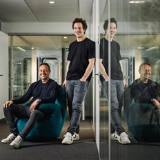 Multiwave Technologies: &#x39F;&#x3B9; &#x388;&#x3BB;&#x3BB;&#x3B7;&#x3BD;&#x3B5;&#x3C2; &#x3C0;&#x3BF;&#x3C5; &#x3BA;&#x3AC;&#x3BD;&#x3BF;&#x3C5;&#x3BD; &#x3C4;&#x3B7; &#x3BC;&#x3B1;&#x3B3;&#x3BD;&#x3B7;&#x3C4;&#x3B9;&#x3BA;&#x3AE; &#x3C4;&#x3BF;&#x3BC;&#x3BF;&#x3B3;&#x3C1;&#x3B1;&#x3C6;&#x3AF;&#x3B1; &#x3C0;&#x3C1;&#x3BF;&#x3C3;&#x3B2;&#x3AC;&#x3C3;&#x3B9;&#x3BC;&#x3B7; &#x3C3;&#x3B5; &#x3CC;&#x3BB;&#x3BF;&#x3C5;&#x3C2;