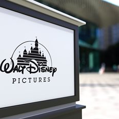 &#x397; Disney &#x3B5;&#x3BE;&#x3B1;&#x3C3;&#x3C6;&#x3AC;&#x3BB;&#x3B9;&#x3C3;&#x3B5; 9 &#x3B4;&#x3B9;&#x3C3;. &#x3B4;&#x3BF;&#x3BB;&#x3AC;&#x3C1;&#x3B9;&#x3B1; &#x3C3;&#x3B5; &#x3C0;&#x3C1;&#x3BF;&#x3BA;&#x3B1;&#x3C4;&#x3B1;&#x3B2;&#x3BF;&#x3BB;&#x3B9;&#x3BA;&#x3AD;&#x3C2; &#x3C0;&#x3C9;&#x3BB;&#x3AE;&#x3C3;&#x3B5;&#x3B9;&#x3C2; &#x3B4;&#x3B9;&#x3B1;&#x3C6;&#x3B7;&#x3BC;&#x3AF;&#x3C3;&#x3B5;&#x3C9;&#x3BD;