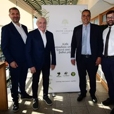 Καραμούζης-Αντωνόπουλος: Το στοίχημα των εξαγωγών ελαιόλαδου, η Mercosur και η επέκταση στις ελιές