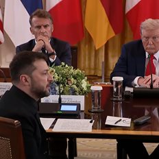 Ο Τραμπ "ζυγίζει" τις επιλογές του καθώς λήγει η προθεσμία για ειρήνη στην Ουκρανία