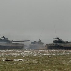 &#x393;&#x3B9;&#x3B1;&#x3C4;&#x3AF; &#x3B7; &#x3BA;&#x3B1;&#x3BB;&#x3CD;&#x3C4;&#x3B5;&#x3C1;&#x3B7; &#x3C4;&#x3B1;&#x3BE;&#x3B9;&#x3B1;&#x3C1;&#x3C7;&#x3AF;&#x3B1; &#x3C4;&#x3B5;&#x3B8;&#x3C9;&#x3C1;&#x3B1;&#x3BA;&#x3B9;&#x3C3;&#x3BC;&#x3AD;&#x3BD;&#x3C9;&#x3BD; &#x3C4;&#x3B7;&#x3C2; &#x39F;&#x3C5;&#x3BA;&#x3C1;&#x3B1;&#x3BD;&#x3AF;&#x3B1;&#x3C2; &#x3C0;&#x3B5;&#x3C1;&#x3B9;&#x3BC;&#x3AD;&#x3BD;&#x3B5;&#x3B9; &#x3C4;&#x3B1; &#x3BC;&#x3B1;&#x3BA;&#x3C1;&#x3CD;&#x3BA;&#x3B1;&#x3BD;&#x3BD;&#x3B1; Leopard 2A6