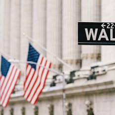 Wall: &#x3A3;&#x3B5; &#x3C1;&#x3C5;&#x3B8;&#x3BC;&#x3BF;&#x3CD;&#x3C2; &#x3C1;&#x3B5;&#x3BA;&#x3CC;&#x3C1; &#x3C3;&#x3C5;&#x3BD;&#x3AD;&#x3C7;&#x3B9;&#x3C3;&#x3B1;&#x3BD; S&amp;P 500 &#x3BA;&#x3B1;&#x3B9; Nasdaq