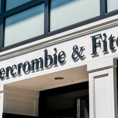 Abercrombie &amp; Fitch:&#xA0;&#x39E;&#x3B5;&#x3C0;&#x3AD;&#x3C1;&#x3B1;&#x3C3;&#x3B5; &#x3C4;&#x3B9;&#x3C2; &#x3B5;&#x3BA;&#x3C4;&#x3B9;&#x3BC;&#x3AE;&#x3C3;&#x3B5;&#x3B9;&#x3C2; &#x3BA;&#x3B1;&#x3B9; &#x3B1;&#x3BD;&#x3B1;&#x3B8;&#x3B5;&#x3CE;&#x3C1;&#x3B7;&#x3C3;&#x3B5; &#x3B1;&#x3BD;&#x3BF;&#x3B4;&#x3B9;&#x3BA;&#x3AC; &#x3C4;&#x3BF; guidance