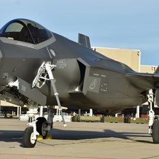 Lockheed Martin: &#x391;&#x3CD;&#x3BE;&#x3B7;&#x3C3;&#x3B7; 2% &#x3C3;&#x3C4;&#x3B1; &#x3AD;&#x3C3;&#x3BF;&#x3B4;&#x3AC; &#x3C4;&#x3B7;&#x3C2; &#x3C4;&#x3BF; &#x3B3;&#x27; &#x3C4;&#x3C1;&#x3AF;&#x3BC;&#x3B7;&#x3BD;&#x3BF;