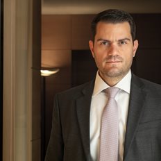&#x3A7;&#x3C1;. &#x398;&#x3B5;&#x3BF;&#x3B4;&#x3BF;&#x3C3;&#x3AF;&#x3BF;&#x3C5; (BFF Banking Group): &#x3A0;&#x3AC;&#x3BD;&#x3C4;&#x3B1; &#x3B8;&#x3B5;&#x3C9;&#x3C1;&#x3BF;&#x3CD;&#x3C3;&#x3B1;&#x3BC;&#x3B5; &#x3C4;&#x3B7;&#x3BD; &#x395;&#x3BB;&#x3BB;&#x3AC;&#x3B4;&#x3B1; &#x3C9;&#x3C2; &#x3C3;&#x3C4;&#x3C1;&#x3B1;&#x3C4;&#x3B7;&#x3B3;&#x3B9;&#x3BA;&#x3AE; &#x3B1;&#x3B3;&#x3BF;&#x3C1;&#x3AC;