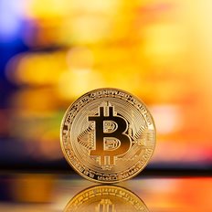 Σε ιστορικό υψηλό το Bitcoin: Ξεπέρασε τα $82.000 με οδηγό τον Τραμπ