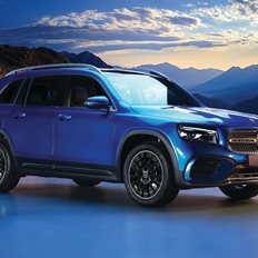 Mercedes GLB Iconic: Premium SUV &#x3BC;&#x3B5; &#x3B4;&#x3B9;&#x3AC;&#x3B8;&#x3B5;&#x3C3;&#x3B7; AMG &#x3BA;&#x3B1;&#x3B9; &#x3C0;&#x3C1;&#x3B1;&#x3BA;&#x3C4;&#x3B9;&#x3BA;&#x3CC; &#x3C7;&#x3B1;&#x3C1;&#x3B1;&#x3BA;&#x3C4;&#x3AE;&#x3C1;&#x3B1;
