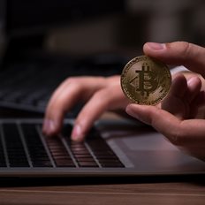 &#x3A4;&#x3C1;&#x3BF;&#x3BC;&#x3BF;&#x3BA;&#x3C1;&#x3AC;&#x3C4;&#x3B5;&#x3C2; &#x3BA;&#x3B1;&#x3B9; &#x392;&#x3CC;&#x3C1;&#x3B5;&#x3B9;&#x3B1; &#x39A;&#x3BF;&#x3C1;&#x3AD;&#x3B1; &#x3B1;&#x3C6;&#x3AE;&#x3BD;&#x3BF;&#x3C5;&#x3BD; &#x3C4;&#x3BF; Bitcoin &#x3BA;&#x3B1;&#x3B9; &#x3C3;&#x3C4;&#x3C1;&#x3AD;&#x3C6;&#x3BF;&#x3BD;&#x3C4;&#x3B1;&#x3B9; &#x3C3;&#x3B5; &#x3AC;&#x3BB;&#x3BB;&#x3B1; &#x3BA;&#x3C1;&#x3C5;&#x3C0;&#x3C4;&#x3BF;&#x3BD;&#x3BF;&#x3BC;&#x3AF;&#x3C3;&#x3BC;&#x3B1;&#x3C4;&#x3B1;