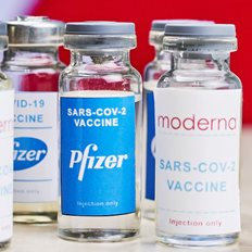 &#x3A4;&#x3B1; mRNA &#x3B5;&#x3BC;&#x3B2;&#x3CC;&#x3BB;&#x3B9;&#x3B1; &#x3C4;&#x3C9;&#x3BD; Pfizer &#x3BA;&#x3B1;&#x3B9; Moderna &#x3B5;&#x3BD;&#x3B4;&#x3B5;&#x3C7;&#x3BF;&#x3BC;&#x3AD;&#x3BD;&#x3C9;&#x3C2; &#x3C0;&#x3B1;&#x3C1;&#x3AD;&#x3C7;&#x3BF;&#x3C5;&#x3BD; &#x3C0;&#x3C1;&#x3BF;&#x3C3;&#x3C4;&#x3B1;&#x3C3;&#x3AF;&#x3B1; &#x3B3;&#x3B9;&#x3B1; &#x3C7;&#x3C1;&#x3CC;&#x3BD;&#x3B9;&#x3B1;