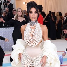 H Κιμ Καρντάσιαν μόλις έγινε κατά 500 εκατ. δολ. πλουσιότερη