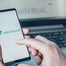 Robinhood: &#x39D;&#x3AD;&#x3BF; &#x3C0;&#x3C1;&#x3CC;&#x3C3;&#x3C4;&#x3B9;&#x3BC;&#x3BF; $70 &#x3B5;&#x3BA;&#x3B1;&#x3C4;. &#x3B3;&#x3B9;&#x3B1; &#x3C0;&#x3C1;&#x3CC;&#x3BA;&#x3BB;&#x3B7;&#x3C3;&#x3B7; &quot;&#x3C3;&#x3B7;&#x3BC;&#x3B1;&#x3BD;&#x3C4;&#x3B9;&#x3BA;&#x3AE;&#x3C2; &#x3B6;&#x3B7;&#x3BC;&#x3B9;&#x3AC;&#x3C2;&quot; &#x3C3;&#x3B5; &#x3C0;&#x3B5;&#x3BB;&#x3AC;&#x3C4;&#x3B5;&#x3C2;, &#x3BB;&#x3AF;&#x3B3;&#x3BF; &#x3C0;&#x3C1;&#x3B9;&#x3BD; &#x3C4;&#x3B7;&#x3BD; IPO