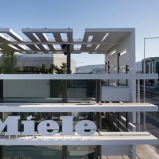 Miele Hellas: &#x397; &#x3AC;&#x3BB;&#x3BB;&#x3BF;&#x3C4;&#x3B5; &#x3B6;&#x3B7;&#x3BC;&#x3B9;&#x3BF;&#x3B3;&#x3CC;&#x3BD;&#x3BF;&#x3C2; &#x3B5;&#x3BB;&#x3BB;&#x3B7;&#x3BD;&#x3B9;&#x3BA;&#x3AE; &#x3B8;&#x3C5;&#x3B3;&#x3B1;&#x3C4;&#x3C1;&#x3B9;&#x3BA;&#x3AE; &#x3B5;&#x3C0;&#x3AD;&#x3C3;&#x3C4;&#x3C1;&#x3B5;&#x3C8;&#x3B5; &#x3C3;&#x3B5; &#x3BA;&#x3AD;&#x3C1;&#x3B4;&#x3B7; &#x3BA;&#x3B1;&#x3B9; &#x3AD;&#x3B3;&#x3B9;&#x3BD;&#x3B5; &#x3B7; &#x3BF;&#x3BC;&#x3C0;&#x3C1;&#x3AD;&#x3BB;&#x3B1; &#x3B3;&#x3B9;&#x3B1; 8 &#x3C7;&#x3CE;&#x3C1;&#x3B5;&#x3C2;