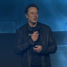 &#x39F; Musk &#x3AD;&#x3BB;&#x3B5;&#x3B3;&#x3B5; &#x3CC;&#x3C4;&#x3B9; &#x3C4;&#x3BF; Tesla Semi &#x3B8;&#x3B1; &#x3AC;&#x3BB;&#x3BB;&#x3B1;&#x3B6;&#x3B5; &#x3C4;&#x3BF;&#x3BD; &#x3BA;&#x3CC;&#x3C3;&#x3BC;&#x3BF; &#x3C4;&#x3C9;&#x3BD; &#x3BC;&#x3B5;&#x3C4;&#x3B1;&#x3C6;&#x3BF;&#x3C1;&#x3CE;&#x3BD; - 6 &#x3C7;&#x3C1;&#x3CC;&#x3BD;&#x3B9;&#x3B1; &#x3BC;&#x3B5;&#x3C4;&#x3AC;... &quot;&#x3C3;&#x3C4;&#x3BF; &#x3C0;&#x3B5;&#x3C1;&#x3AF;&#x3BC;&#x3B5;&#x3BD;&#x3B5;&quot; &#x3BF;&#x3B9; &#x3C0;&#x3B5;&#x3BB;&#x3AC;&#x3C4;&#x3B5;&#x3C2;