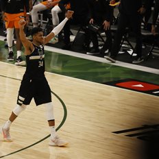 &#x39F;&#x3B9; &#x3C0;&#x3B9;&#x3BF; &#x3B1;&#x3BA;&#x3C1;&#x3B9;&#x3B2;&#x3BF;&#x3C0;&#x3BB;&#x3B7;&#x3C1;&#x3C9;&#x3BC;&#x3AD;&#x3BD;&#x3BF;&#x3B9; &#x3C0;&#x3B1;&#x3AF;&#x3BA;&#x3C4;&#x3B5;&#x3C2; &#x3C4;&#x3BF;&#x3C5; NBA &#x3C4;&#x3BF; 2022 - &#x3A3;&#x3C4;&#x3B7;&#x3BD; &#x3BA;&#x3BF;&#x3C1;&#x3C5;&#x3C6;&#x3AE; &#x3BF; &#x39B;&#x3B5;&#x39C;&#x3C0;&#x3C1;&#x3CC;&#x3BD; &#x3A4;&#x3B6;&#x3AD;&#x3B9;&#x3BC;&#x3C2;, &#x3C3;&#x3C4;&#x3B7;&#x3BD; 4&#x3B7; &#x3B8;&#x3AD;&#x3C3;&#x3B7; &#x3BF; &#x391;&#x3BD;&#x3C4;&#x3B5;&#x3C4;&#x3BF;&#x3BA;&#x3BF;&#x3CD;&#x3BD;&#x3BC;&#x3C0;&#x3BF;