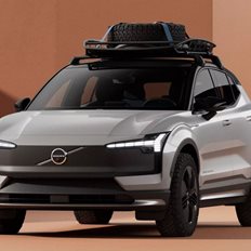 &#x391;&#x3C5;&#x3C4;&#x3AE; &#x3B5;&#x3AF;&#x3BD;&#x3B1;&#x3B9; &#x3B7; &#x3AD;&#x3BA;&#x3B4;&#x3BF;&#x3C3;&#x3B7; Cross Country &#x3C4;&#x3BF;&#x3C5; &#x3BD;&#x3AD;&#x3BF;&#x3C5; Volvo EX30