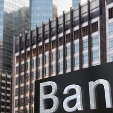 Ο μήνας των roadshows για τις τράπεζες – Τι ρωτούν οι επενδυτές μετά το ράλι