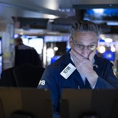 Bloomberg: &#x3A4;&#x3BF; &#x3B1;&#x3BD;&#x3BF;&#x3B4;&#x3B9;&#x3BA;&#x3CC; &#x3BC;&#x3BF;&#x3BC;&#x3AD;&#x3BD;&#x3C4;&#x3BF;&#x3C5;&#x3BC; &#x3C4;&#x3C9;&#x3BD; &#x3B1;&#x3B3;&#x3BF;&#x3C1;&#x3CE;&#x3BD; &#x3B1;&#x3BD;&#x3C4;&#x3B9;&#x3BC;&#x3AD;&#x3C4;&#x3C9;&#x3C0;&#x3BF; &#x3BC;&#x3B5; &#x3C4;&#x3B7; &#x3B3;&#x3B5;&#x3C9;&#x3C0;&#x3BF;&#x3BB;&#x3B9;&#x3C4;&#x3B9;&#x3BA;&#x3AE; &#x3B4;&#x3BF;&#x3BA;&#x3B9;&#x3BC;&#x3B1;&#x3C3;&#x3AF;&#x3B1; &#x3C4;&#x3B7;&#x3C2; &#x39C;&#x3AD;&#x3C3;&#x3B7;&#x3C2; &#x391;&#x3BD;&#x3B1;&#x3C4;&#x3BF;&#x3BB;&#x3AE;&#x3C2;