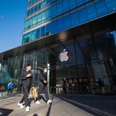 "Βουτιά" 24% στις πωλήσεις iPhone στην Κίνα τις πρώτες έξι εβδομάδες του 2024