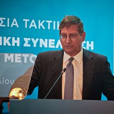 &#x395;&#x3A4;&#x395;: &#x3A4;&#x3B1; &#x3C0;&#x3BB;&#x3B5;&#x3BF;&#x3BD;&#x3AC;&#x3B6;&#x3BF;&#x3BD;&#x3C4;&#x3B1; &#x3BA;&#x3B5;&#x3C6;&#x3AC;&#x3BB;&#x3B1;&#x3B9;&#x3B1; &#x20AC;5,8 &#x3B4;&#x3B9;&#x3C3;. &#x3BA;&#x3B1;&#x3B9; &#x3BF;&#x3B9; &#x3B5;&#x3C0;&#x3B5;&#x3BD;&#x3B4;&#x3CD;&#x3C3;&#x3B5;&#x3B9;&#x3C2; &#x2013; &#x3A3;&#x3C4;&#x3CC;&#x3C7;&#x3BF;&#x3B9; &#x3C0;&#x3BF;&#x3C5; &quot;&#x3C6;&#x3C9;&#x3C4;&#x3BF;&#x3B3;&#x3C1;&#x3AC;&#x3C6;&#x3B9;&#x3C3;&#x3B5;&quot; &#x3BF; &#x3A0;. &#x39C;&#x3C5;&#x3BB;&#x3C9;&#x3BD;&#x3AC;&#x3C2;