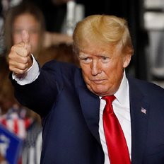 &#x39F; &#x3A4;&#x3C1;&#x3B1;&#x3BC;&#x3C0; &#x3BE;&#x3B1;&#x3BD;&#x3B1;&#x3BC;&#x3C0;&#x3AE;&#x3BA;&#x3B5; &#x3C3;&#x3C4;&#x3B7; &#x3BB;&#x3AF;&#x3C3;&#x3C4;&#x3B1; Forbes 400