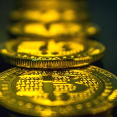 $84 &#x3C4;&#x3C1;&#x3B9;&#x3C3;. &quot;&#x3BA;&#x3BB;&#x3B7;&#x3C1;&#x3BF;&#x3BD;&#x3BF;&#x3BC;&#x3B9;&#x3AC;&quot;, ETF &#x3BA;&#x3B1;&#x3B9; halving &#x3B8;&#x3B1; &#x3BF;&#x3C1;&#x3AF;&#x3C3;&#x3BF;&#x3C5;&#x3BD; &#x3C4;&#x3B7;&#x3BD; &#x3C4;&#x3CD;&#x3C7;&#x3B7; &#x3C4;&#x3BF;&#x3C5; Bitcoin &#x3C4;&#x3BF; 2024