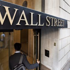 Wall Street: &#x39C;&#x3B5;&#x3B9;&#x3BA;&#x3C4;&#x3AE; &#x3B5;&#x3B9;&#x3BA;&#x3CC;&#x3BD;&#x3B1; &#x3BC;&#x3B5; &#x3C6;&#x3CC;&#x3BD;&#x3C4;&#x3BF; &#x3C4;&#x3B1; &#x3B5;&#x3C4;&#x3B1;&#x3B9;&#x3C1;&#x3B9;&#x3BA;&#x3AC; &#x3B1;&#x3C0;&#x3BF;&#x3C4;&#x3B5;&#x3BB;&#x3AD;&#x3C3;&#x3BC;&#x3B1;&#x3C4;&#x3B1;