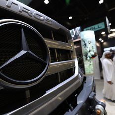 Mercedes: &#x3A0;&#x3C4;&#x3CE;&#x3C3;&#x3B7; &#x3BA;&#x3B5;&#x3C1;&#x3B4;&#x3CE;&#x3BD; &#x3BA;&#x3B1;&#x3C4;&#x3AC; 30% &#x3C4;&#x3BF; 2024, &#x3B1;&#x3BA;&#x3CC;&#x3BC;&#x3B7; &#x3C7;&#x3B5;&#x3B9;&#x3C1;&#x3CC;&#x3C4;&#x3B5;&#x3C1;&#x3BF; &#x3C0;&#x3C1;&#x3BF;&#x3B2;&#x3BB;&#x3AD;&#x3C0;&#x3B5;&#x3C4;&#x3B1;&#x3B9; &#x3C4;&#x3BF; 2025 - &#x3A3;&#x3C4;&#x3C1;&#x3BF;&#x3C6;&#x3AE; &#x3C3;&#x3B5; &#x3B2;&#x3B5;&#x3BD;&#x3B6;&#x3AF;&#x3BD;&#x3B7; &#x3BA;&#x3B1;&#x3B9; &#x3BD;&#x3C4;&#x3AF;&#x3B6;&#x3B5;&#x3BB;