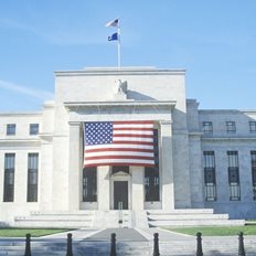 Πρακτικά Fed: Η πολιτική πρέπει να μείνει περιοριστική για κάποιο χρονικό διάστημα