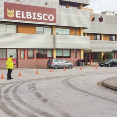 Elbisco: &#x39F; &#x3C3;&#x3C4;&#x3CC;&#x3C7;&#x3BF;&#x3C2; &#x3B3;&#x3B9;&#x3B1; 115 &#x3B5;&#x3BA;&#x3B1;&#x3C4;. &#x3C4;&#x3B6;&#x3AF;&#x3C1;&#x3BF; &#x3C4;&#x3BF; 2025 &#x3BA;&#x3B1;&#x3B9; &#x3B7; &#x3B4;&#x3B9;&#x3BA;&#x3B1;&#x3C3;&#x3C4;&#x3B9;&#x3BA;&#x3AE; &quot;&#x3B2;&#x3CC;&#x3BC;&#x3B2;&#x3B1;&quot; &#x3C4;&#x3C9;&#x3BD; 37,7 &#x3B5;&#x3BA;&#x3B1;&#x3C4;.