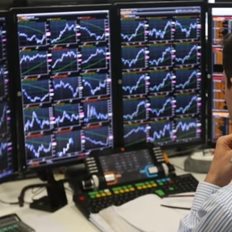 Ισχυρές δονήσεις στις αγορές, εν μέσω κλιμάκωσης του πολέμου Ρωσίας-Ουκρανίας