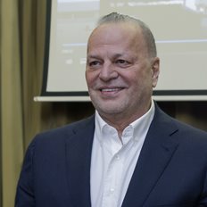 Metlen: &#x397; &#x3B5;&#x3C0;&#x3AD;&#x3BD;&#x3B4;&#x3C5;&#x3C3;&#x3AE; &#x3C4;&#x3B7;&#x3C2; &#x3C3;&#x3C4;&#x3B7;&#x3BD; &#x3C0;&#x3B1;&#x3C1;&#x3B1;&#x3B3;&#x3C9;&#x3B3;&#x3AE; &#x3B3;&#x3B1;&#x3BB;&#x3BB;&#x3AF;&#x3BF;&#x3C5; &#x3B1;&#x3BD;&#x3B1;&#x3B3;&#x3BD;&#x3C9;&#x3C1;&#x3AF;&#x3C3;&#x3C4;&#x3B7;&#x3BA;&#x3B5; &#x3C9;&#x3C2; &#x3A3;&#x3C4;&#x3C1;&#x3B1;&#x3C4;&#x3B7;&#x3B3;&#x3B9;&#x3BA;&#x3CC; &#x388;&#x3C1;&#x3B3;&#x3BF; &#x3B1;&#x3C0;&#x3CC; &#x3C4;&#x3B7;&#x3BD; &#x395;&#x395;