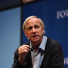 &#x39F; &#x3B4;&#x3B9;&#x3C3;&#x3B5;&#x3BA;&#x3B1;&#x3C4;&#x3BF;&#x3BC;&#x3BC;&#x3C5;&#x3C1;&#x3B9;&#x3BF;&#x3CD;&#x3C7;&#x3BF;&#x3C2; Ray Dalio &#x3C0;&#x3C1;&#x3BF;&#x3B5;&#x3B9;&#x3B4;&#x3BF;&#x3C0;&#x3BF;&#x3B9;&#x3B5;&#x3AF; &#x3B3;&#x3B9;&#x3B1; &quot;&#x3B1;&#x3BA;&#x3CC;&#x3BC;&#x3B1; &#x3BC;&#x3AF;&#x3B1; &#x3B1;&#x3BD;&#x3B1;&#x3C4;&#x3C1;&#x3BF;&#x3C0;&#x3AE; &#x3C3;&#x3C4;&#x3B7;&#x3BD; &#x3C0;&#x3B1;&#x3B3;&#x3BA;&#x3CC;&#x3C3;&#x3BC;&#x3B9;&#x3B1; &#x3B4;&#x3BF;&#x3BC;&#x3AE; &#x3B5;&#x3BE;&#x3BF;&#x3C5;&#x3C3;&#x3AF;&#x3B1;&#x3C2;&quot;