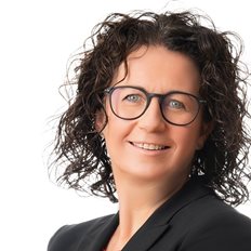 Karolina Markiewicz-Kuskowska (Henkel): &#x397; &#x3B2;&#x3B9;&#x3CE;&#x3C3;&#x3B9;&#x3BC;&#x3B7; &#x3B1;&#x3BD;&#x3AC;&#x3C0;&#x3C4;&#x3C5;&#x3BE;&#x3B7; &#x3B5;&#x3AF;&#x3BD;&#x3B1;&#x3B9; &#x3BA;&#x3B1;&#x3B9; &#x3C0;&#x3B1;&#x3C1;&#x3B1;&#x3BC;&#x3AD;&#x3BD;&#x3B5;&#x3B9; &#x3BA;&#x3B1;&#x3C4;&#x3B5;&#x3C5;&#x3B8;&#x3C5;&#x3BD;&#x3C4;&#x3AE;&#x3C1;&#x3B9;&#x3B1; &#x3B3;&#x3C1;&#x3B1;&#x3BC;&#x3BC;&#x3AE; &#x3BC;&#x3B1;&#x3C2;