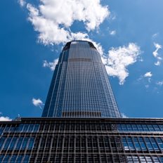 Goldman Sachs: Ισχυρή πτώση κερδοφορίας στο τρίμηνο με "βαρίδι" το real estate