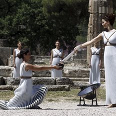 &#x3A4;&#x3B1; &quot;&#x3C7;&#x3C1;&#x3C5;&#x3C3;&#x3AC;&quot; &#x3BA;&#x3B5;&#x3B9;&#x3BC;&#x3AE;&#x3BB;&#x3B9;&#x3B1; &#x3C4;&#x3C9;&#x3BD; &#x39F;&#x3BB;&#x3C5;&#x3BC;&#x3C0;&#x3B9;&#x3B1;&#x3BA;&#x3CE;&#x3BD; &#x391;&#x3B3;&#x3CE;&#x3BD;&#x3C9;&#x3BD;