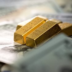 Σταθεροποιητικά η τιμή του χρυσού καθώς "σβήνουν" οι ελπίδες για μια σημαντική μείωση των επιτοκίων
