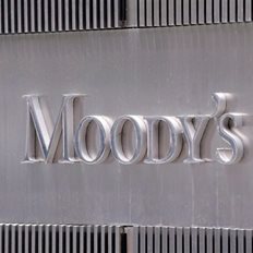 Moody's: Αναβάθμισε και τις Alpha Bank και Τράπεζα Πειραιώς