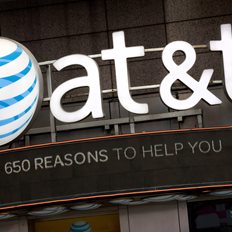 AT&amp;T: &#x395;&#x3BB;&#x3B5;&#x3CD;&#x3B8;&#x3B5;&#x3C1;&#x3B5;&#x3C2; &#x3C4;&#x3B1;&#x3BC;&#x3B5;&#x3B9;&#x3B1;&#x3BA;&#x3AD;&#x3C2; &#x3C1;&#x3BF;&#x3AD;&#x3C2; &#x3C0;&#x3BF;&#x3C5; &#x3BE;&#x3B5;&#x3C0;&#x3AD;&#x3C1;&#x3B1;&#x3C3;&#x3B1;&#x3BD; &#x3C4;&#x3B9;&#x3C2; &#x3C0;&#x3C1;&#x3BF;&#x3C3;&#x3B4;&#x3BF;&#x3BA;&#x3AF;&#x3B5;&#x3C2; &#x3C3;&#x3C4;&#x3BF; &#x3C4;&#x3C1;&#x3AF;&#x3BC;&#x3B7;&#x3BD;&#x3BF; - &#x386;&#x3BB;&#x3BC;&#x3B1; 3,5% &#x3B7; &#x3BC;&#x3B5;&#x3C4;&#x3BF;&#x3C7;&#x3AE;