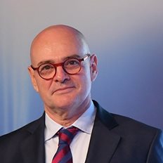 &#x3A7;. &#x39A;&#x3B1;&#x3B2;&#x3B2;&#x3B1;&#x3B4;&#x3AF;&#x3B1;&#x3C2; (Megaplast): &#x393;&#x3B9;&#x3B1;&#x3C4;&#x3AF; &#x3B5;&#x3C0;&#x3B5;&#x3BD;&#x3B4;&#x3CD;&#x3C3;&#x3B1;&#x3BC;&#x3B5; &#x3C3;&#x3C4;&#x3B7;&#x3BD; &#x395;&#x3BB;&#x3BB;&#x3AC;&#x3B4;&#x3B1; &#x3BA;&#x3B1;&#x3B9; &#x3CC;&#x3C7;&#x3B9; &#x3C3;&#x3C4;&#x3B7;&#x3BD; &#x3A0;&#x3BF;&#x3BB;&#x3C9;&#x3BD;&#x3AF;&#x3B1;