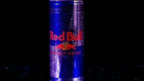 &#x397; &#x3C1;&#x3B9;&#x3B6;&#x3B9;&#x3BA;&#x3AE; &#x3B1;&#x3BB;&#x3BB;&#x3B1;&#x3B3;&#x3AE; &#x3C4;&#x3B7;&#x3C2; Red Bull &#x3C3;&#x3C4;&#x3B7;&#x3BD; &#x395;&#x3BB;&#x3BB;&#x3AC;&#x3B4;&#x3B1; &#x3BA;&#x3B1;&#x3B9; &#x3B7; &#x3C3;&#x3CD;&#x3BD;&#x3B4;&#x3B5;&#x3C3;&#x3B7; &#x3BC;&#x3B5; &#x39A;&#x3BF;&#x3C5;&#x3C1;&#x3C4;&#x3AC;&#x3BA;&#x3B7; &#x3BA;&#x3B1;&#x3B9; &#x3A4;&#x3C3;&#x3AC;&#x3BD;&#x3C4;&#x3B1;&#x3BB;&#x3B7;