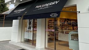 Max Perry: Από το success story, στην κρίση και τη συρρίκνωση του δικτύου