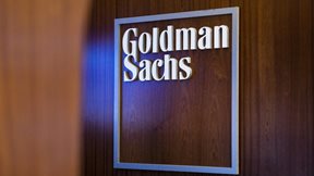 Goldman Sachs: Τι σημαίνει η αναβάθμιση από τη DBRS για τις ελληνικές τράπεζες