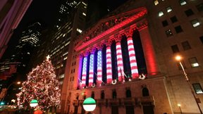 Τρίτη διαδοχική χρονιά κερδών για την Wall Street - Eτήσια άνοδο 16% ο S&amp;P 500, "άλμα" 20% για τον Nasdaq