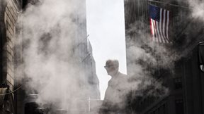 Απώλειες στη Wall με "βαρίδι" τη Netflix