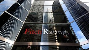 Fitch: &#x3A0;&#x3CE;&#x3C2; &#x3B5;&#x3C0;&#x3B7;&#x3C1;&#x3B5;&#x3AC;&#x3B6;&#x3B5;&#x3C4;&#x3B1;&#x3B9; &#x3BF; &#x3C4;&#x3BF;&#x3C5;&#x3C1;&#x3B9;&#x3C3;&#x3BC;&#x3CC;&#x3C2; &#x3B1;&#x3C0;&#x3CC; &#x3C4;&#x3B9;&#x3C2; &#x3C0;&#x3C5;&#x3C1;&#x3BA;&#x3B1;&#x3B3;&#x3B9;&#x3AD;&#x3C2; &#x3BA;&#x3B1;&#x3B9; &#x3C4;&#x3BF;&#x3BD; &#x3BA;&#x3B1;&#x3CD;&#x3C3;&#x3C9;&#x3BD;&#x3B1; - &#x3A4;&#x3B9; &#x3BB;&#x3AD;&#x3B5;&#x3B9; &#x3B3;&#x3B9;&#x3B1; &#x3C4;&#x3B7; &#x394;&#x395;&#x397;