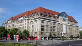 &#x393;&#x3B5;&#x3C1;&#x3BC;&#x3B1;&#x3BD;&#x3AF;&#x3B1;: &#x39F; &#x38C;&#x3BC;&#x3B9;&#x3BB;&#x3BF;&#x3C2; KaDeWe &#x3C5;&#x3C0;&#x3AD;&#x3B2;&#x3B1;&#x3BB;&#x3B5; &#x3B1;&#x3AF;&#x3C4;&#x3B7;&#x3C3;&#x3B7; &#x3B5;&#x3BA;&#x3BA;&#x3B1;&#x3B8;&#x3AC;&#x3C1;&#x3B9;&#x3C3;&#x3B7;&#x3C2; &#x3C3;&#x3B5; &#x3BB;&#x3B5;&#x3B9;&#x3C4;&#x3BF;&#x3C5;&#x3C1;&#x3B3;&#x3AF;&#x3B1; &#x3BA;&#x3B1;&#x3B9; &#x3B1;&#x3C5;&#x3C4;&#x3BF;&#x3B4;&#x3B9;&#x3B1;&#x3C7;&#x3B5;&#x3AF;&#x3C1;&#x3B9;&#x3C3;&#x3B7;