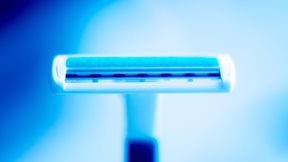 BIC Βιολέξ: Το "made in Greece" ξυραφάκι μιας χρήσης, η εποχή Πολίτη-Κόβα, η εξαγορά και το σήμερα