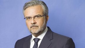 &#x3A7;&#x3C1;. &#x39C;&#x3B5;&#x3B3;&#x3AC;&#x3BB;&#x3BF;&#x3C5;: &#x397; &#x3C3;&#x3C5;&#x3BC;&#x3BC;&#x3B5;&#x3C4;&#x3BF;&#x3C7;&#x3AE; &#x3C4;&#x3B7;&#x3C2; &#x3A0;&#x3B5;&#x3B9;&#x3C1;&#x3B1;&#x3B9;&#x3CE;&#x3C2; &#x3C3;&#x3C4;&#x3B7;&#x3BD; &#x391;&#x39C;&#x39A; &#x3C4;&#x3B7;&#x3C2; Trastor &#x3B1;&#x3BD;&#x3C4;&#x3B9;&#x3BA;&#x3B1;&#x3C4;&#x3BF;&#x3C0;&#x3C4;&#x3C1;&#x3AF;&#x3B6;&#x3B5;&#x3B9; &#x3C4;&#x3B7; &#x3C3;&#x3C4;&#x3AE;&#x3C1;&#x3B9;&#x3BE;&#x3AE; &#x3BC;&#x3B1;&#x3C2; &#x3C3;&#x3C4;&#x3B7;&#x3BD; &#x3B5;&#x3C4;&#x3B1;&#x3B9;&#x3C1;&#x3B5;&#x3AF;&#x3B1;