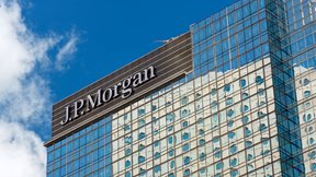 JP Morgan: &#x39E;&#x3B5;&#x3BA;&#x3B9;&#x3BD;&#x3AC; &#x3AD;&#x3BD;&#x3B1; &quot;&#x3BA;&#x3B1;&#x3C5;&#x3C4;&#x3CC;&quot; &#x3B5;&#x3BE;&#x3AC;&#x3BC;&#x3B7;&#x3BD;&#x3BF; &#x3B3;&#x3B9;&#x3B1; &#x3C4;&#x3B9;&#x3C2; &#x3B1;&#x3B3;&#x3BF;&#x3C1;&#x3AD;&#x3C2; - &#x3A3;&#x3C4;&#x3BF; &#x3B5;&#x3C0;&#x3AF;&#x3BA;&#x3B5;&#x3BD;&#x3C4;&#x3C1;&#x3BF; &#x3B4;&#x3B1;&#x3C3;&#x3BC;&#x3BF;&#x3AF;, &#x3B3;&#x3B5;&#x3C9;&#x3C0;&#x3BF;&#x3BB;&#x3B9;&#x3C4;&#x3B9;&#x3BA;&#x3AE; &#x3BA;&#x3B1;&#x3B9; &#x3B1;&#x3B2;&#x3B5;&#x3B2;&#x3B1;&#x3B9;&#x3CC;&#x3C4;&#x3B7;&#x3C4;&#x3B1; &#x3B3;&#x3B9;&#x3B1; &#x3C4;&#x3B1; &#x3BC;&#x3AC;&#x3BA;&#x3C1;&#x3BF; - &#x3A4;&#x3B1; &#x3C4;&#x3C1;&#x3AF;&#x3B1; &#x3C3;&#x3B5;&#x3BD;&#x3AC;&#x3C1;&#x3B9;&#x3B1;